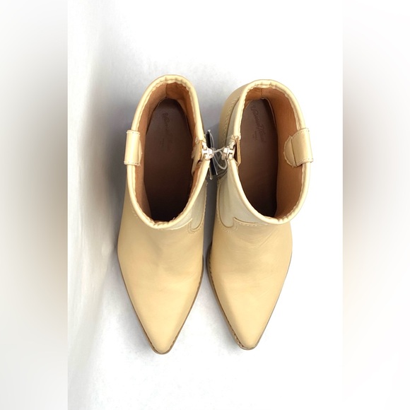Universal Thread Women's Cream Kay Western Style Zip Boot/Bootie Size 7.5 NWT - Picture 6 of 12